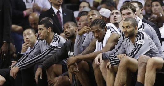 穆里尼奥：平局是我们的责任，但裁判也犯了明显的错误（穆里尼奥：平局我们该负责，但裁判也有明显失误）