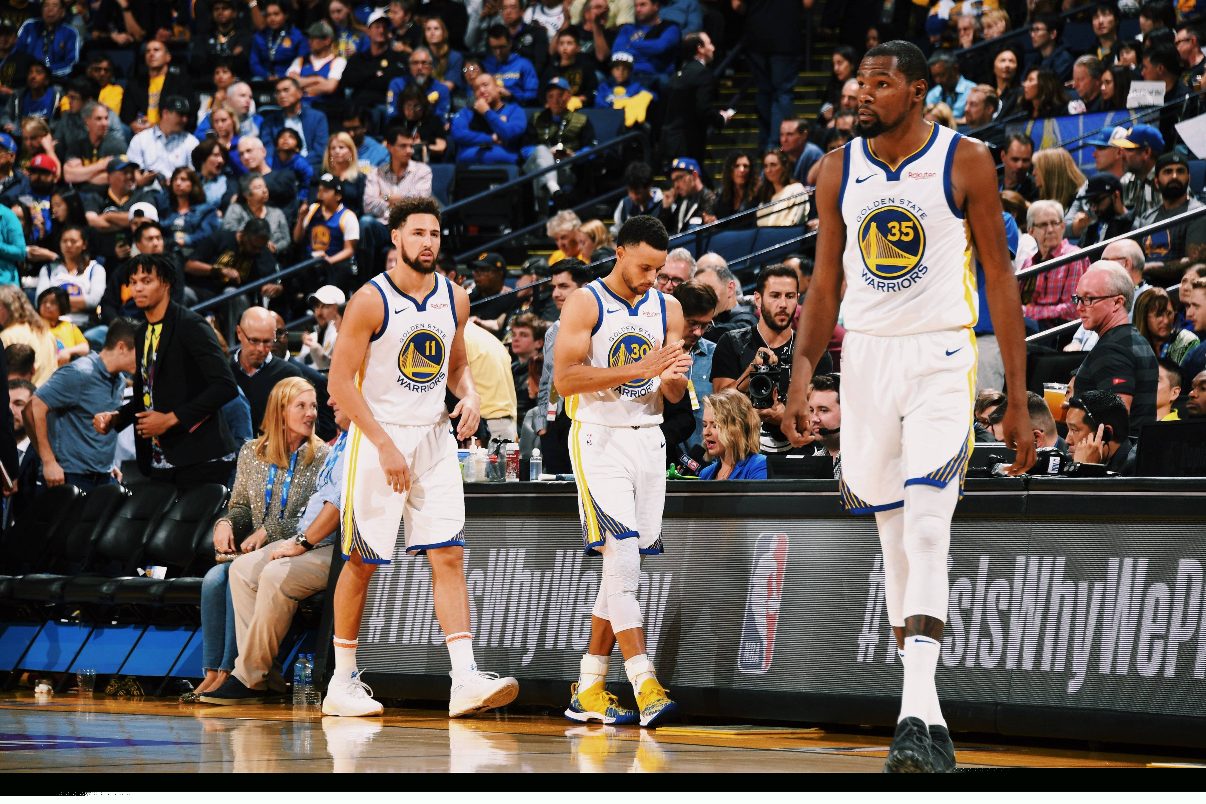 卡莱尔：西亚卡姆绝杀实至名归，马瑟林今年防守进步非常大（卡莱尔：西亚卡姆的绝杀名副其实，马瑟林本季防守进步显著）