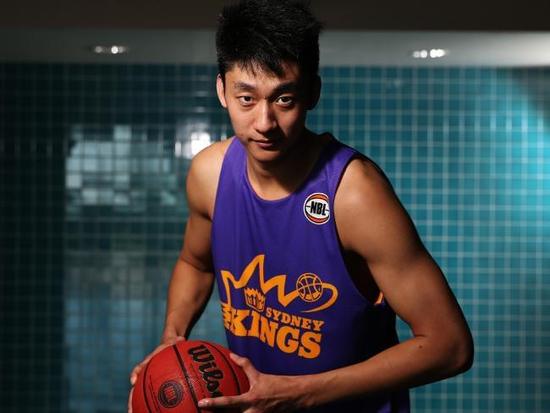 又是你，费兰-托雷斯西甲生涯两次戴帽都是对阵贝蒂斯（费兰-托雷斯西甲两次戴帽，均发生在对阵贝蒂斯时）