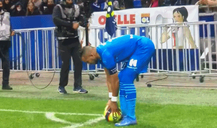 2025中冠奖项公布：厦门队张越包揽最佳球员、最佳射手（2025中冠评奖出炉：厦门队张越荣膺最佳球员并加冕金靴）