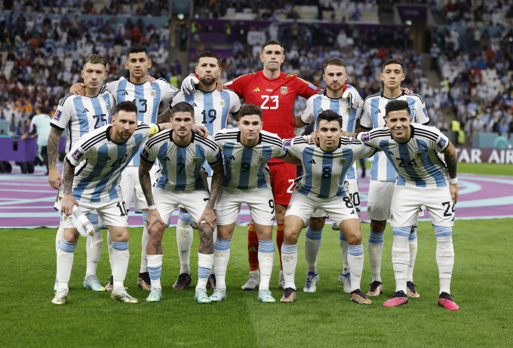 欧冠半场：卡尔进球被吹，凯恩中柱，拜仁暂0-0葡萄牙体育（欧冠半场焦点：卡尔进球无效、凯恩中柱，拜仁暂与葡萄牙体育互交白卷）