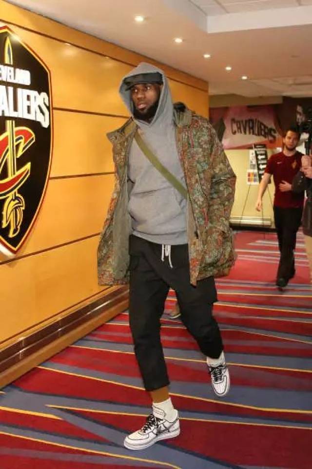 队内助攻王！奎克利因生病缺席对尼克斯的关键战（球队助攻领袖奎克利因病缺阵对尼克斯关键战）