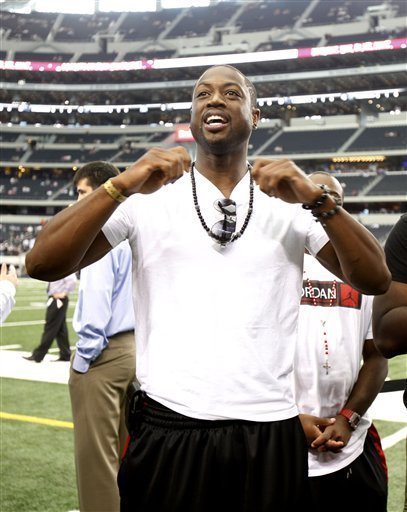 孙兴慜调侃范德芬：你那个一条龙进球比我的更精彩吗？（孙兴慜笑问范德芬：你的长途奔袭破门更胜我一筹吗？）