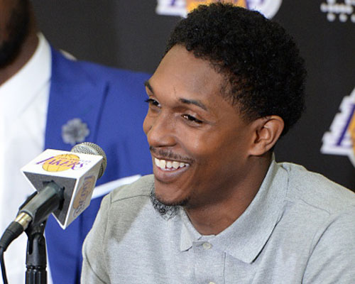 半场战报：梅州0-2英博，杨铭锐破门，毕津浩建功（半场：英博2-0领先梅州，杨铭锐先拔头筹，毕津浩扩大优势）