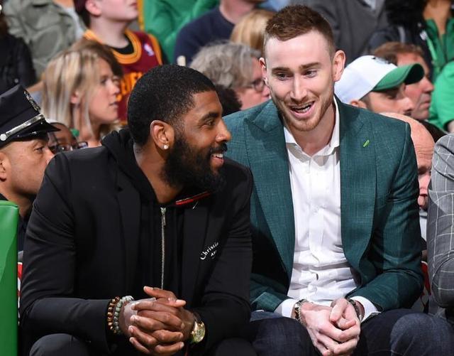 米体：意甲启用高可见度足球，荧光橙配色以往仅用于极端天气（米体：意甲改用高可视度用球，荧光橙此前仅限极端天气）