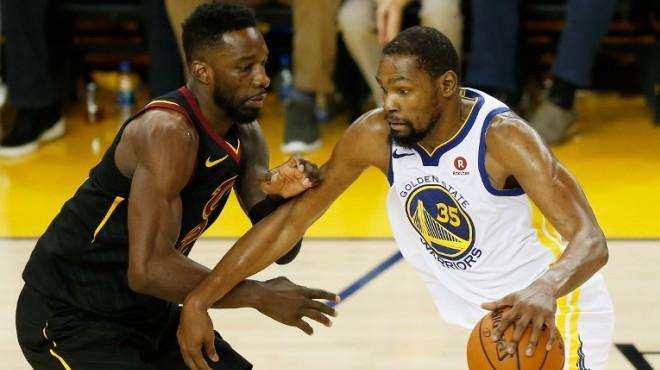 半场：拜仁1-1圣保利，格雷罗扳平，卡尔中柱，洪通吉破门+伤退（半场战报：拜仁1-1圣保利，洪通吉先破门后伤退，格雷罗扳平，卡尔中柱）