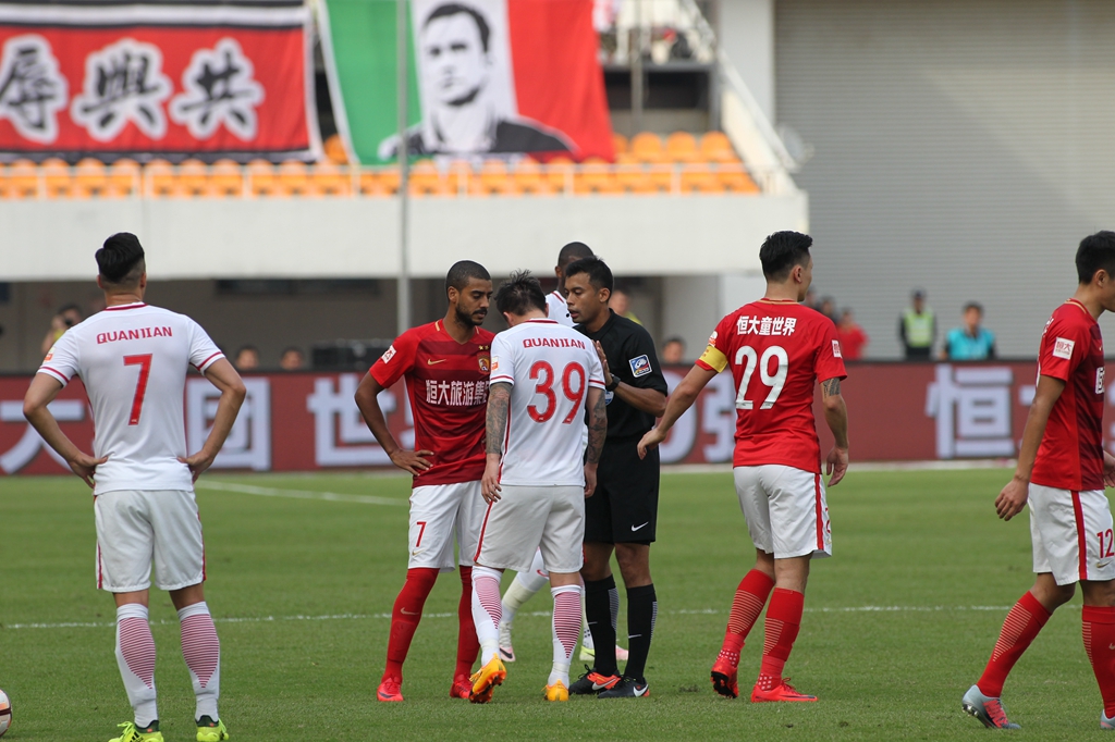 经纪人：小因欧冠决赛前就与新月谈判，但国米的惨败与之无关（经纪人：小因在欧冠决赛前已与新月接洽，国米惨败与此无关）