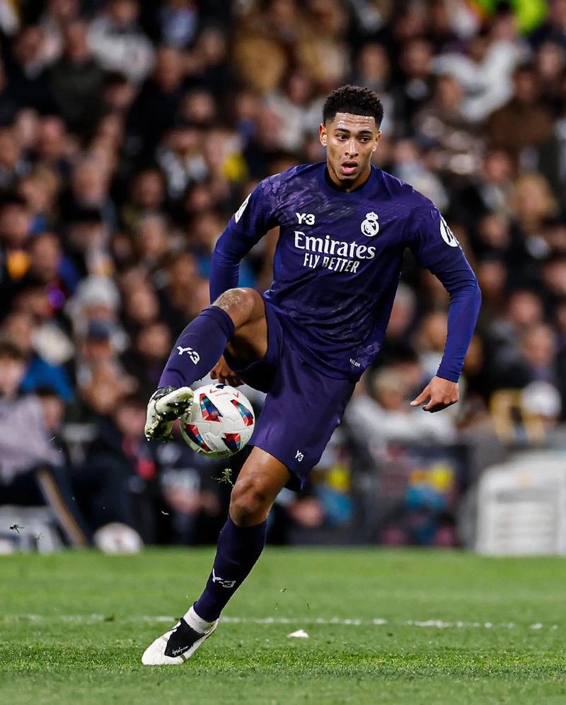 自弗里克后首位，齐沃执教生涯前四场欧冠全部获胜（齐沃欧冠执教前四战全胜，成为弗里克后首人）