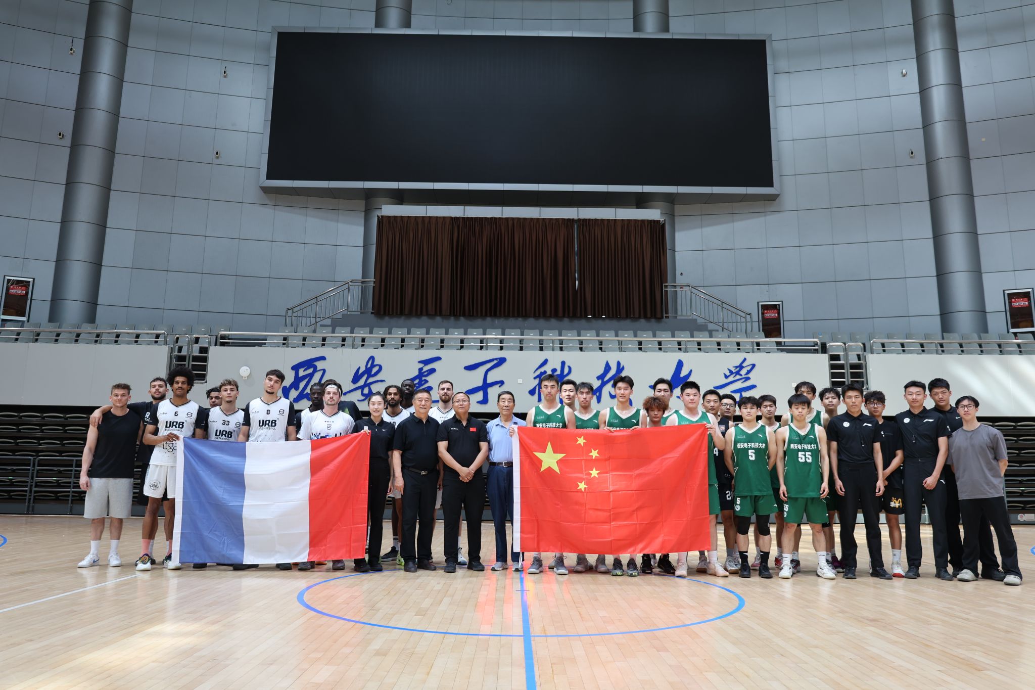 NBA：凯尔特人主场大胜奇才 双探花合砍60分（NBA：绿军主场大胜奇才，双探花合力砍下60分）